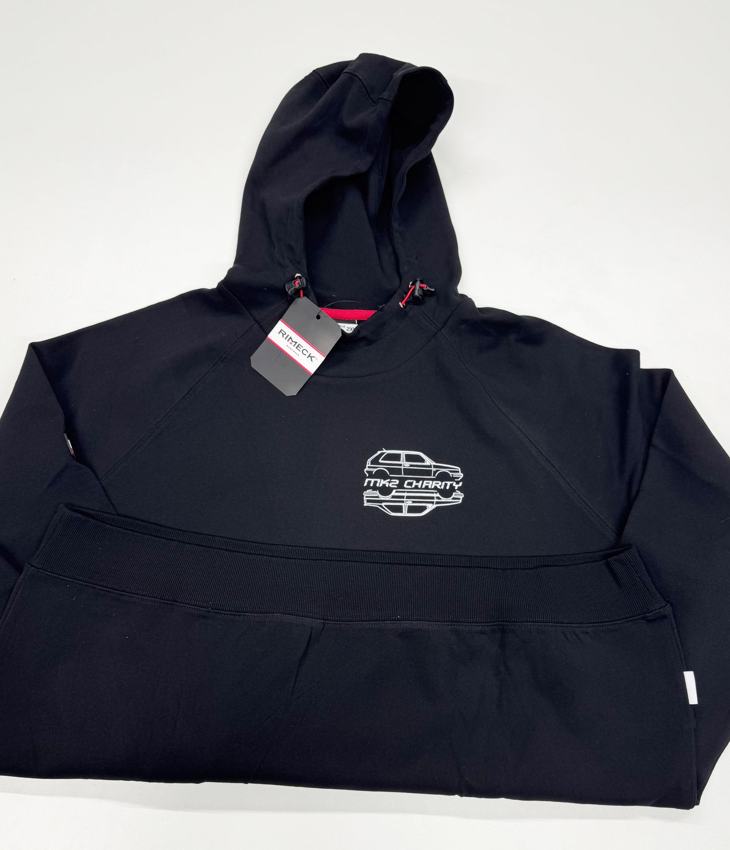 MK2-Charity Hoodie – dein stylischer Begleiter mit Statement