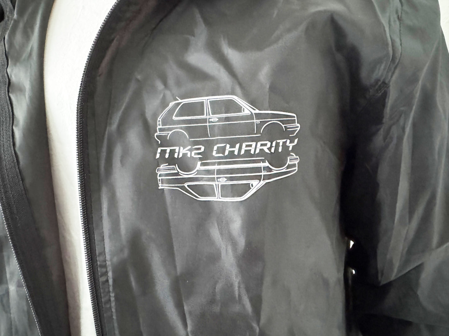 MK2-Charity Windjacke – leicht, praktisch, engagiert